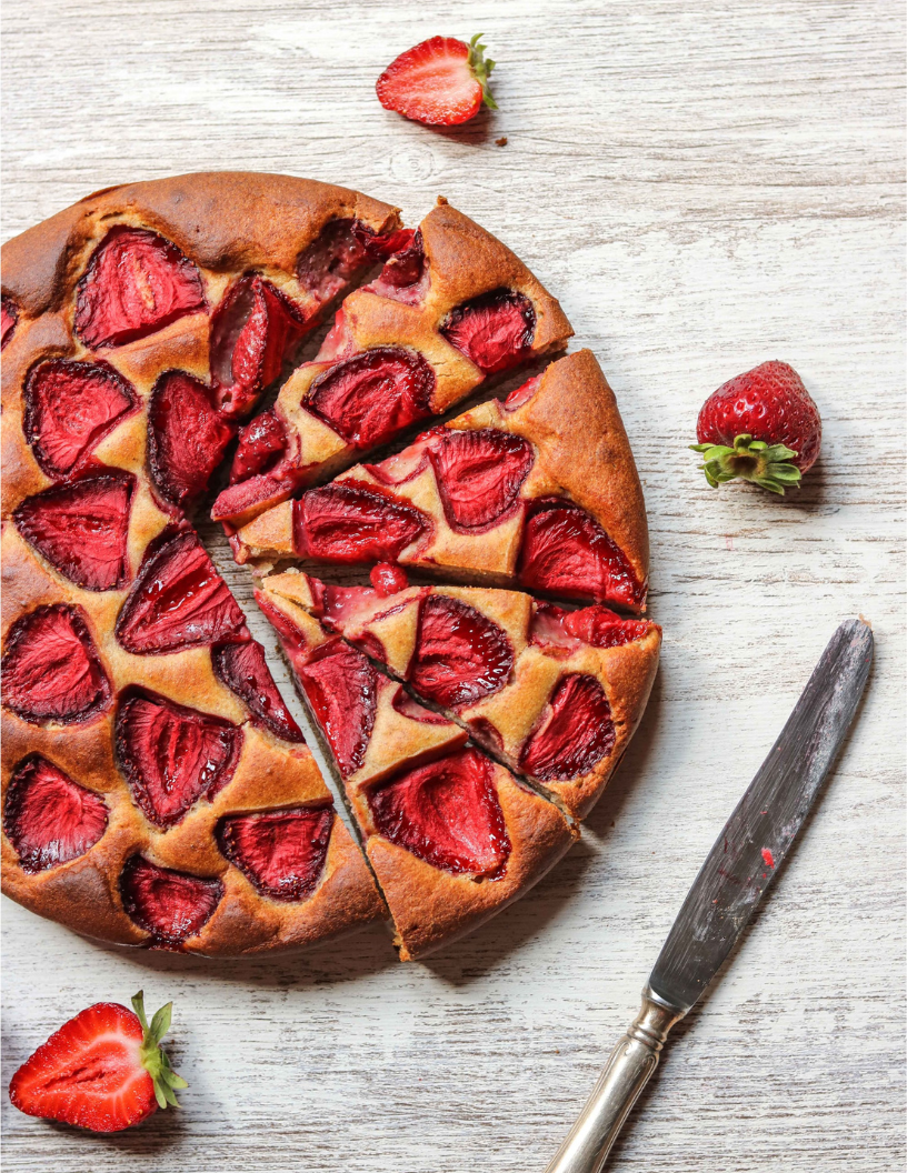 Easy Banana & Strawberry Cake